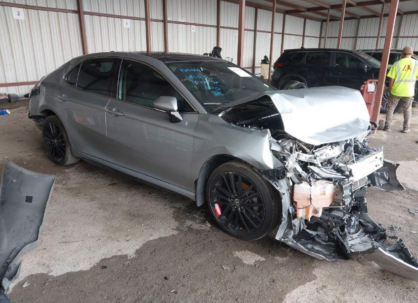 2021 Toyota Camry XSE (VIN 4T1K61AK3MU526467) main photo