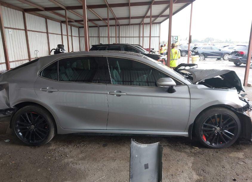 Photo 13 of 2021 Toyota Camry XSE (VIN 4T1K61AK3MU526467)