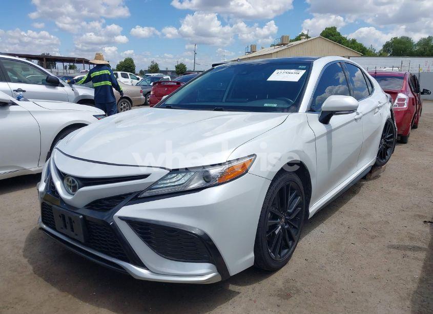 Photo 2 of 2021 Toyota Camry XSE (VIN 4T1K61AK3MU584563)