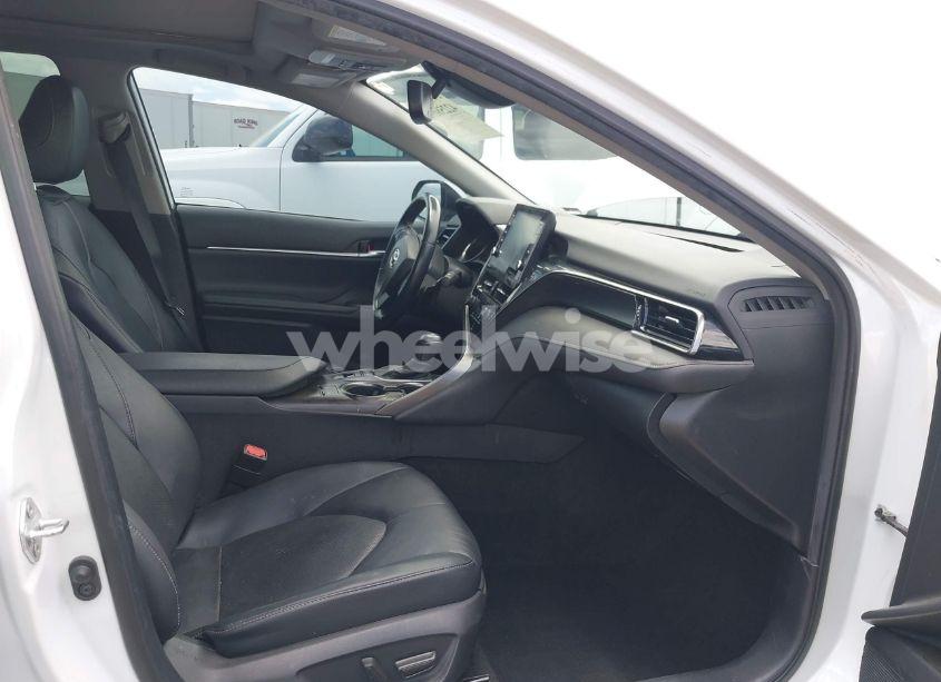 Photo 5 of 2021 Toyota Camry XSE (VIN 4T1K61AK3MU584563)