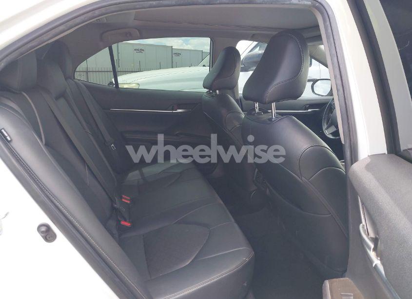 Photo 8 of 2021 Toyota Camry XSE (VIN 4T1K61AK3MU584563)