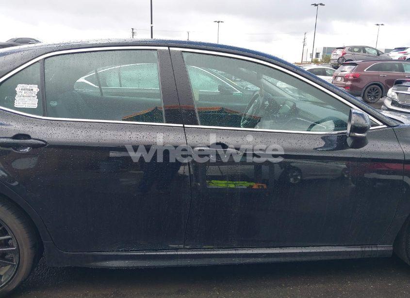 Photo 13 of 2021 Toyota Camry XSE (VIN 4T1K61AK3MU614869)