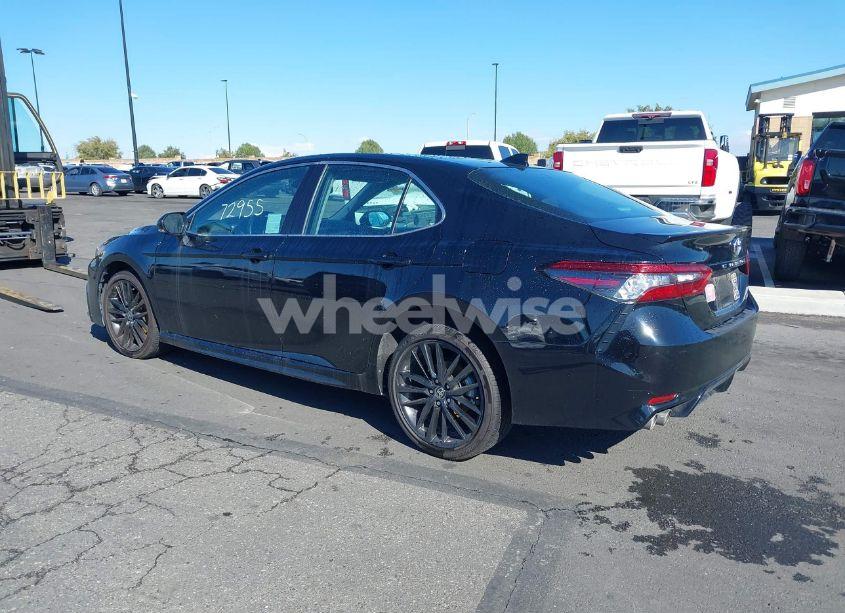 Photo 3 of 2021 Toyota Camry XSE (VIN 4T1K61AK3MU614869)