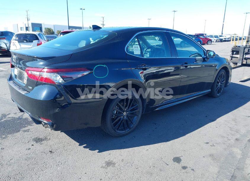 Photo 4 of 2021 Toyota Camry XSE (VIN 4T1K61AK3MU614869)