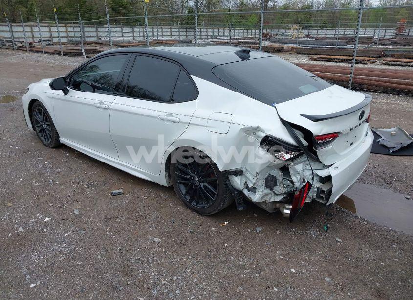 Photo 3 of 2022 Toyota Camry XSE (VIN 4T1K61AK3NU015925)