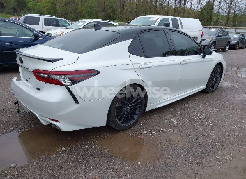 Photo 4 of 2022 Toyota Camry XSE (VIN 4T1K61AK3NU015925)