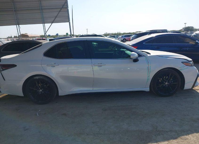 Photo 14 of 2022 Toyota Camry XSE (VIN 4T1K61AK3NU020896)