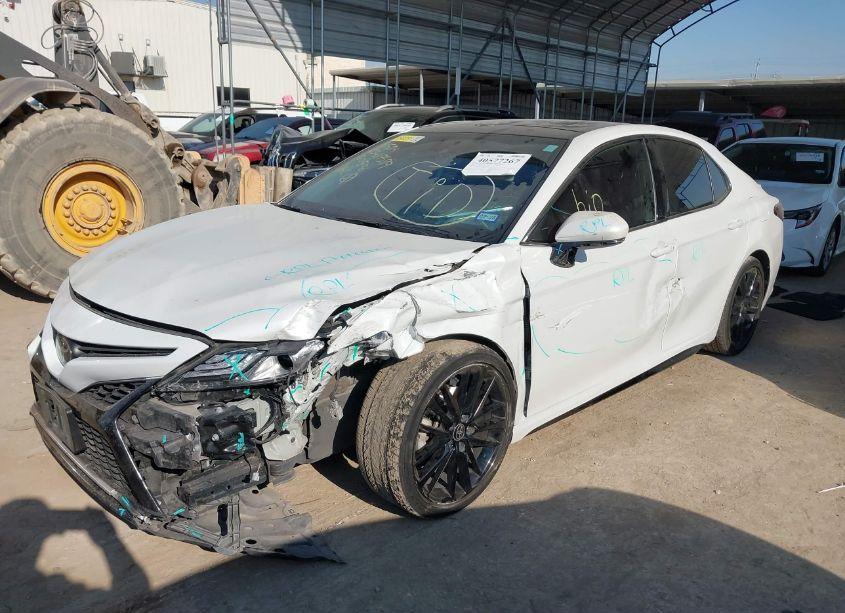 Photo 2 of 2022 Toyota Camry XSE (VIN 4T1K61AK3NU020896)