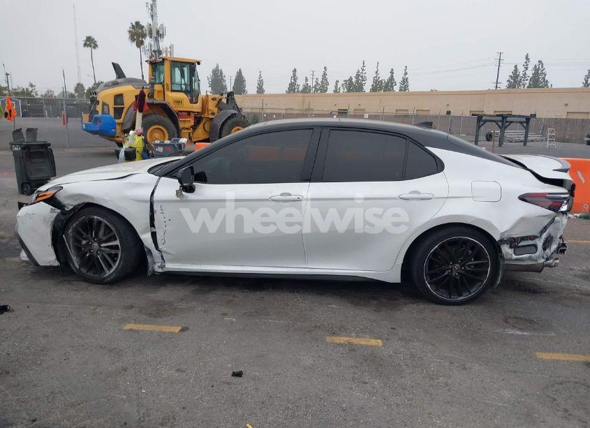 Photo 14 of 2022 Toyota Camry XSE (VIN 4T1K61AK3NU024818)