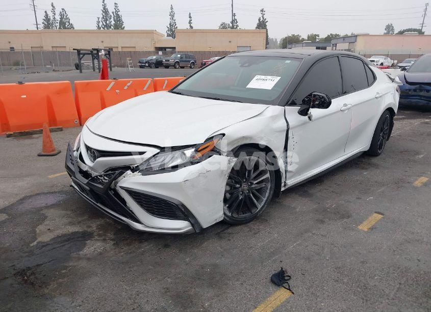 Photo 2 of 2022 Toyota Camry XSE (VIN 4T1K61AK3NU024818)
