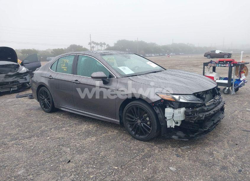 2022 Toyota Camry XSE (VIN 4T1K61AK3NU030604) main photo