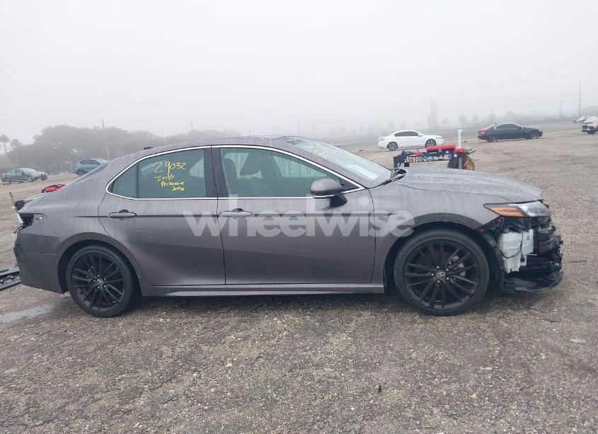 Photo 14 of 2022 Toyota Camry XSE (VIN 4T1K61AK3NU030604)