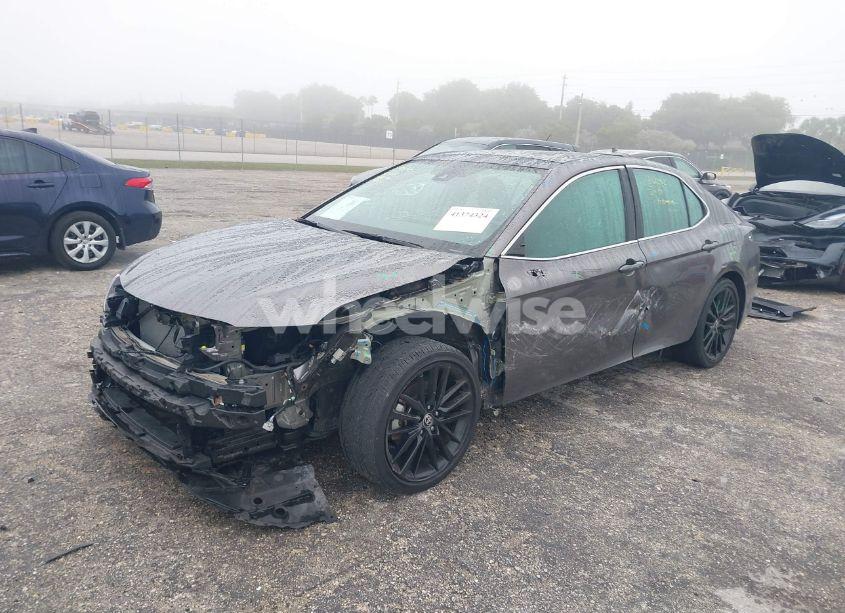 Photo 2 of 2022 Toyota Camry XSE (VIN 4T1K61AK3NU030604)