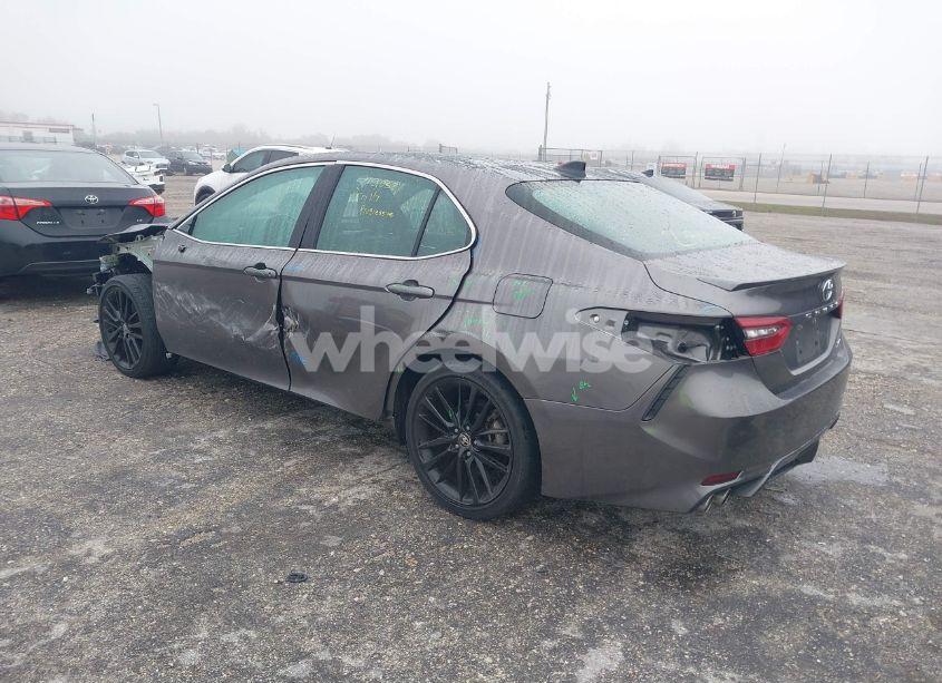 Photo 3 of 2022 Toyota Camry XSE (VIN 4T1K61AK3NU030604)