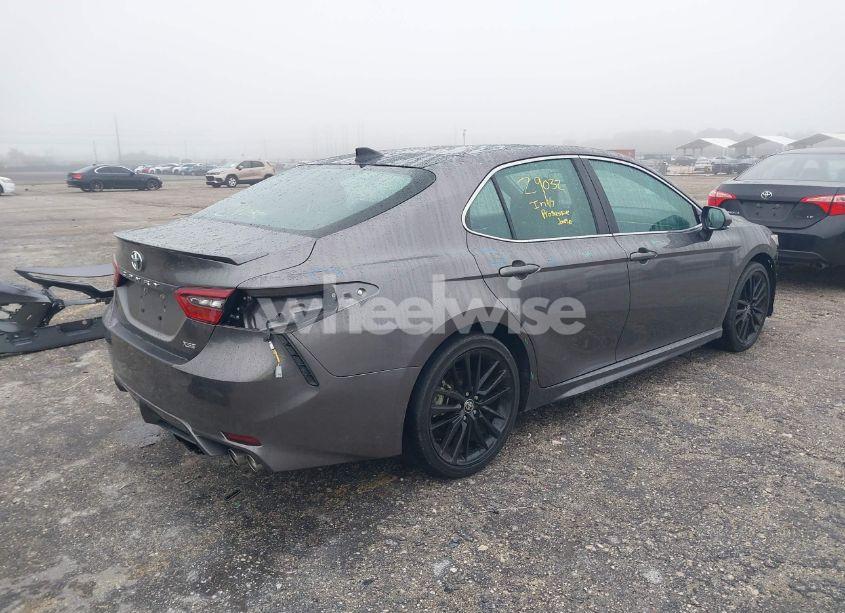 Photo 4 of 2022 Toyota Camry XSE (VIN 4T1K61AK3NU030604)