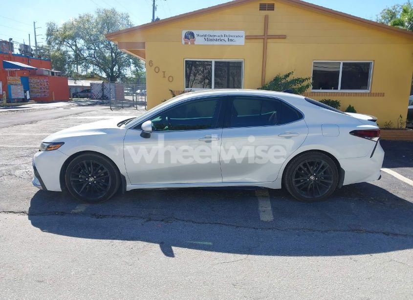 Photo 14 of 2022 Toyota Camry XSE (VIN 4T1K61AK3NU032837)