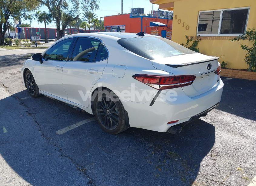 Photo 3 of 2022 Toyota Camry XSE (VIN 4T1K61AK3NU032837)