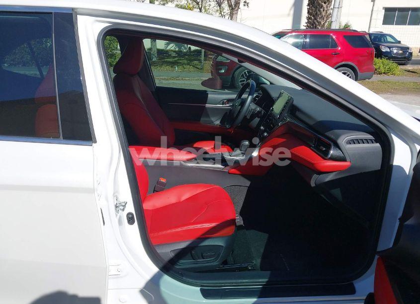 Photo 5 of 2022 Toyota Camry XSE (VIN 4T1K61AK3NU032837)