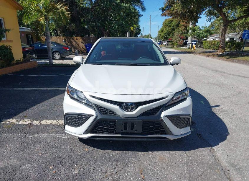 Photo 6 of 2022 Toyota Camry XSE (VIN 4T1K61AK3NU032837)