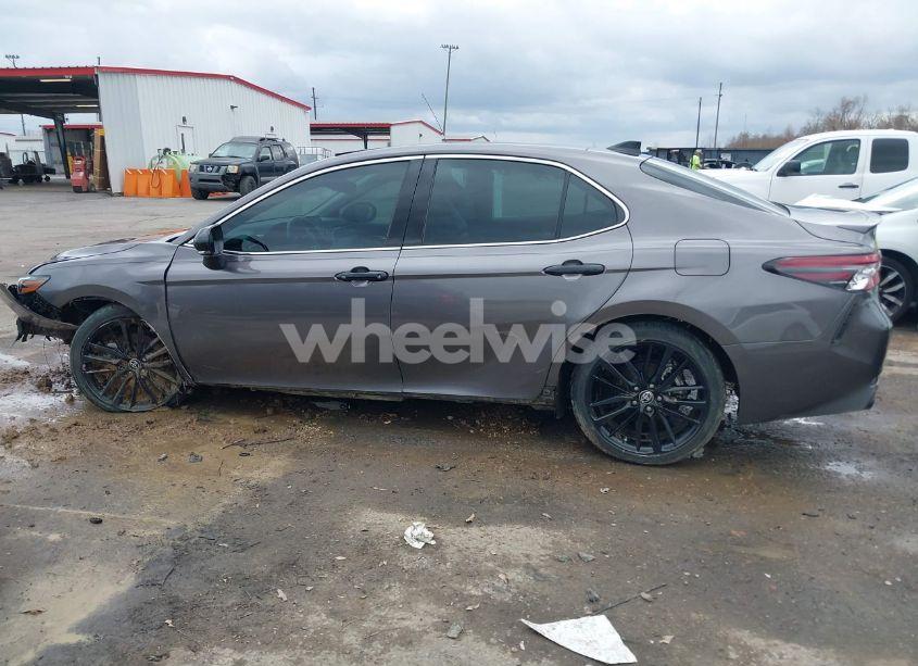 Photo 14 of 2022 Toyota Camry XSE (VIN 4T1K61AK3NU034345)