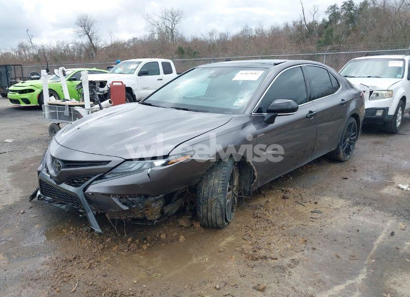 Photo 2 of 2022 Toyota Camry XSE (VIN 4T1K61AK3NU034345)