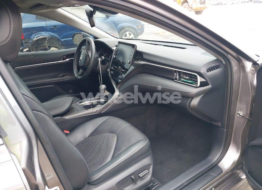 Photo 5 of 2022 Toyota Camry XSE (VIN 4T1K61AK3NU034345)