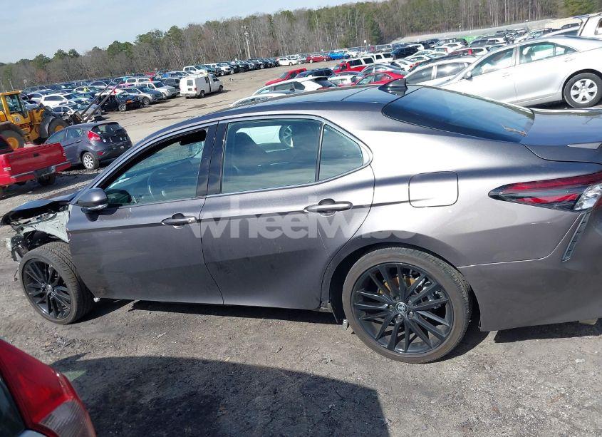 Photo 14 of 2022 Toyota Camry XSE (VIN 4T1K61AK3NU073694)