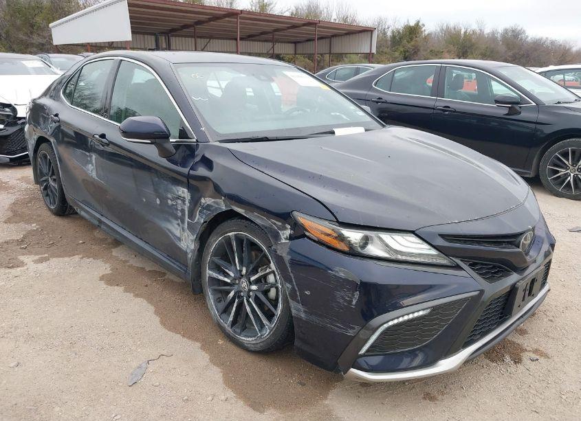 2022 Toyota Camry XSE (VIN 4T1K61AK3NU076532) main photo