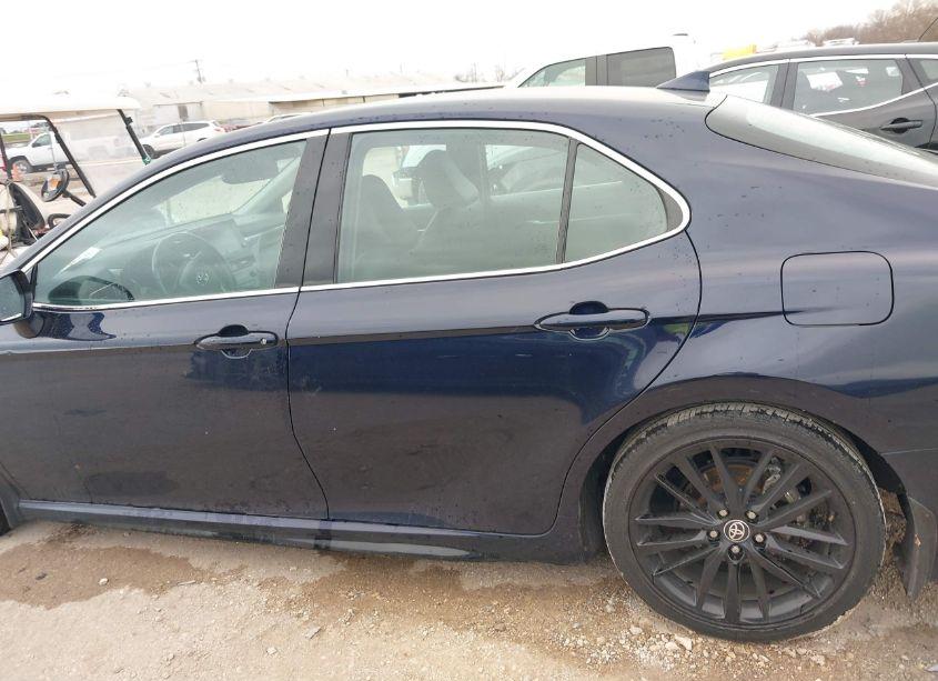 Photo 14 of 2022 Toyota Camry XSE (VIN 4T1K61AK3NU076532)