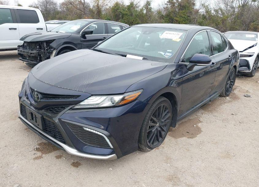 Photo 2 of 2022 Toyota Camry XSE (VIN 4T1K61AK3NU076532)