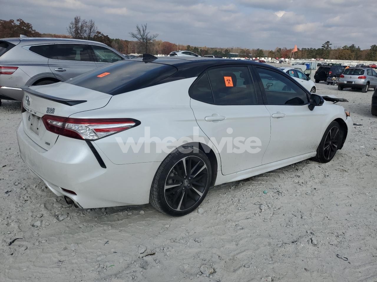Photo 3 of 2020 TOYOTA CAMRY XSE (VIN 4T1K61AK4LU301389)