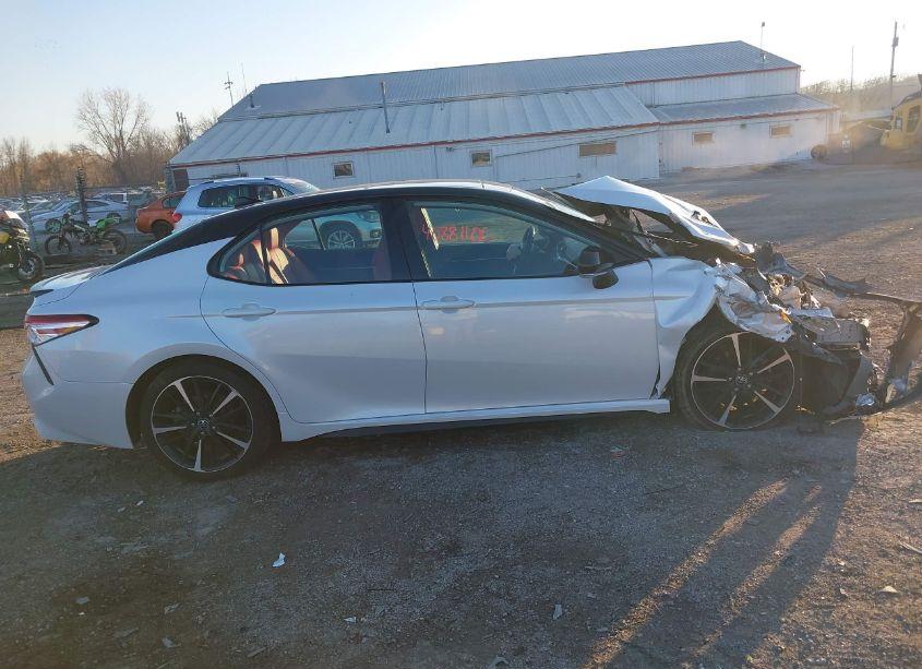 Photo 13 of 2020 Toyota Camry XSE (VIN 4T1K61AK4LU330147)