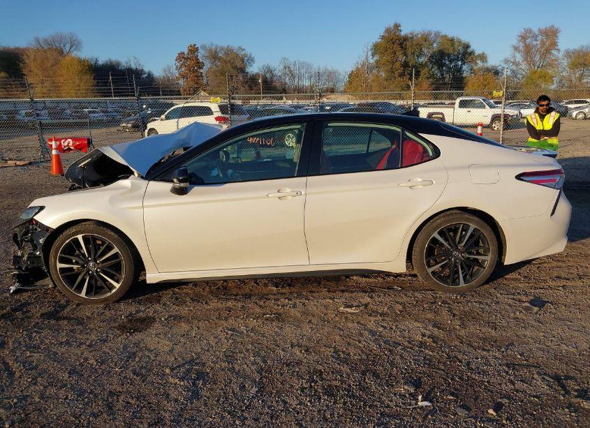 Photo 14 of 2020 Toyota Camry XSE (VIN 4T1K61AK4LU330147)