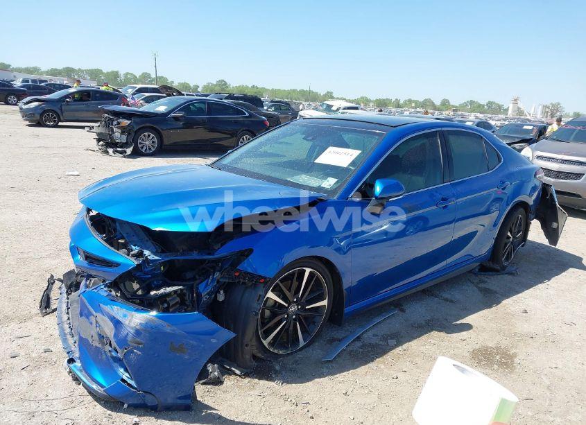 Photo 2 of 2020 Toyota Camry XSE (VIN 4T1K61AK4LU351418)