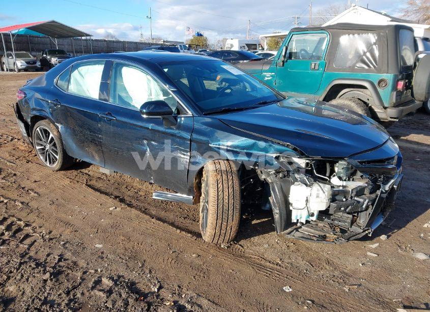 2020 Toyota Camry XSE (VIN 4T1K61AK4LU965031) main photo