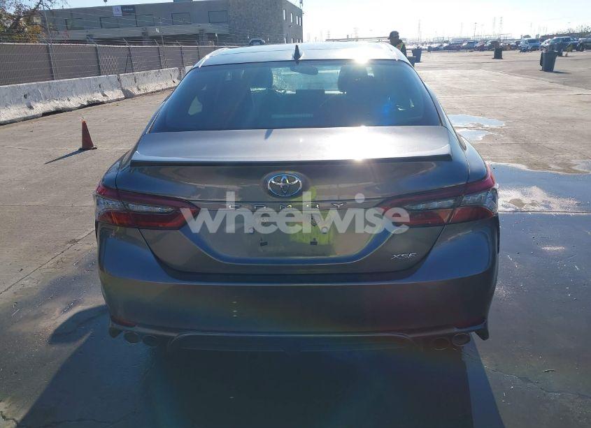 Photo 17 of 2021 Toyota Camry XSE (VIN 4T1K61AK4MU548901)