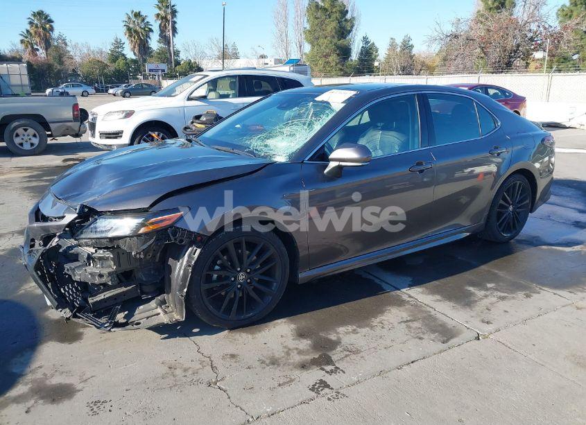 Photo 2 of 2021 Toyota Camry XSE (VIN 4T1K61AK4MU548901)