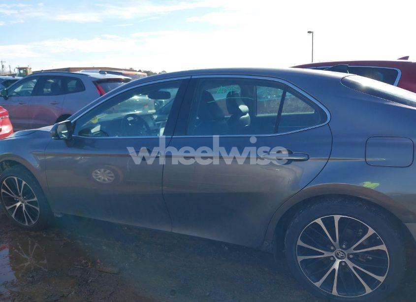 Photo 14 of 2021 Toyota Camry XSE (VIN 4T1K61AK4MU569697)