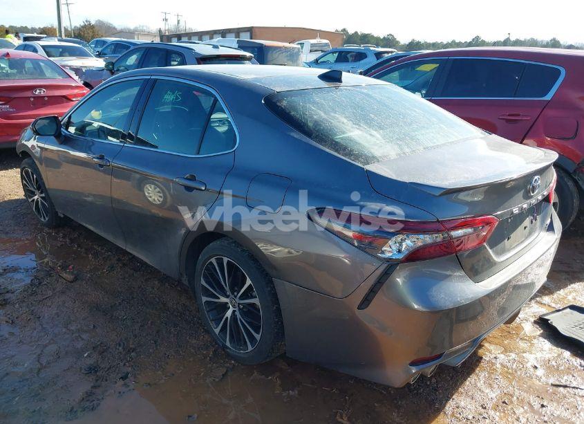 Photo 3 of 2021 Toyota Camry XSE (VIN 4T1K61AK4MU569697)