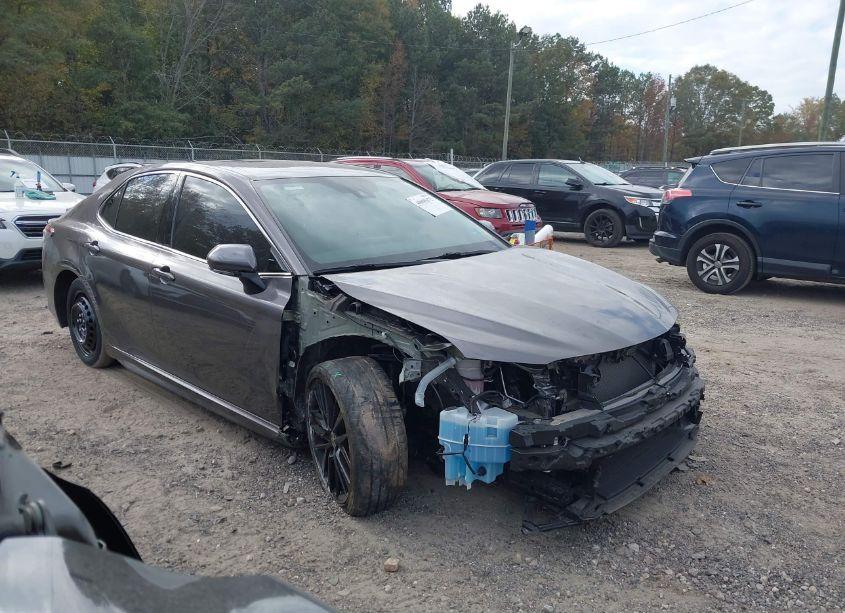 2022 Toyota Camry XSE (VIN 4T1K61AK4NU020292) main photo