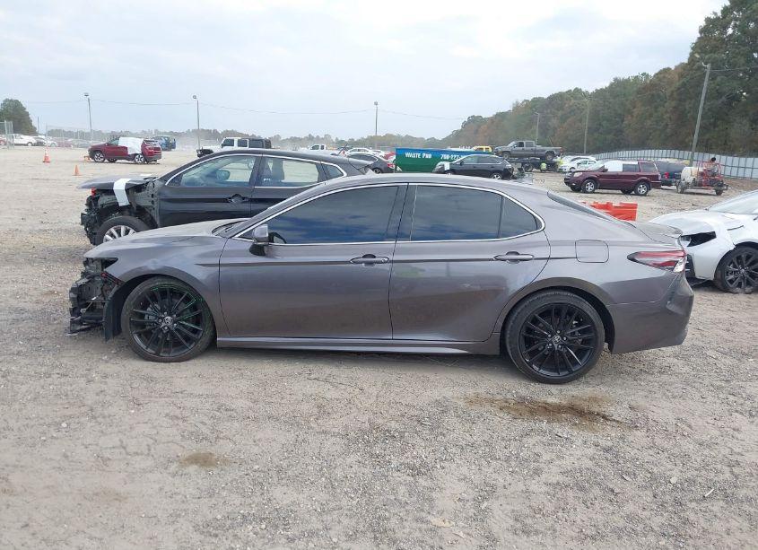 Photo 15 of 2022 Toyota Camry XSE (VIN 4T1K61AK4NU020292)