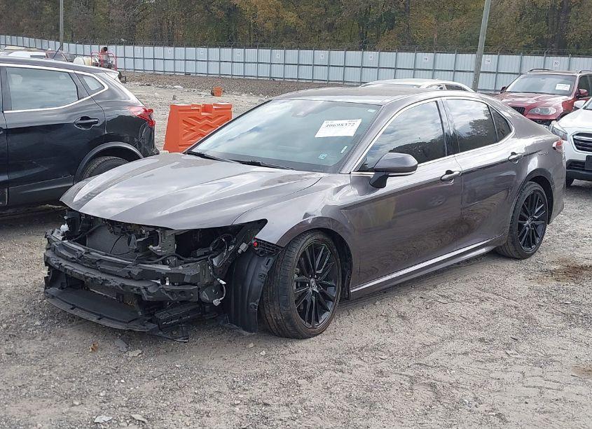 Photo 2 of 2022 Toyota Camry XSE (VIN 4T1K61AK4NU020292)