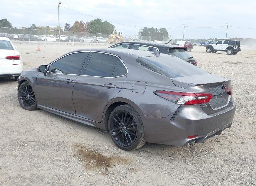 Photo 3 of 2022 Toyota Camry XSE (VIN 4T1K61AK4NU020292)