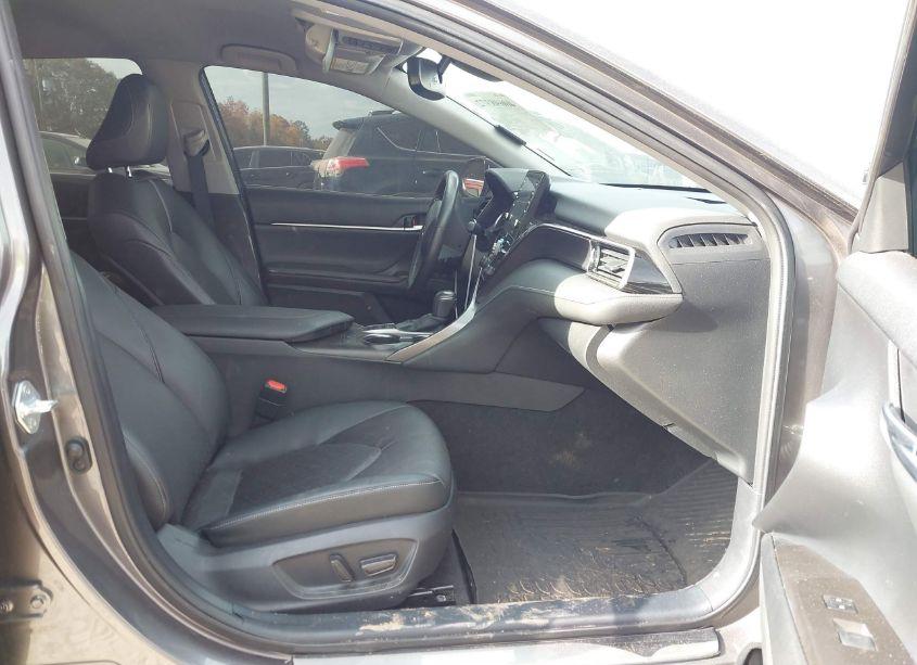 Photo 5 of 2022 Toyota Camry XSE (VIN 4T1K61AK4NU020292)