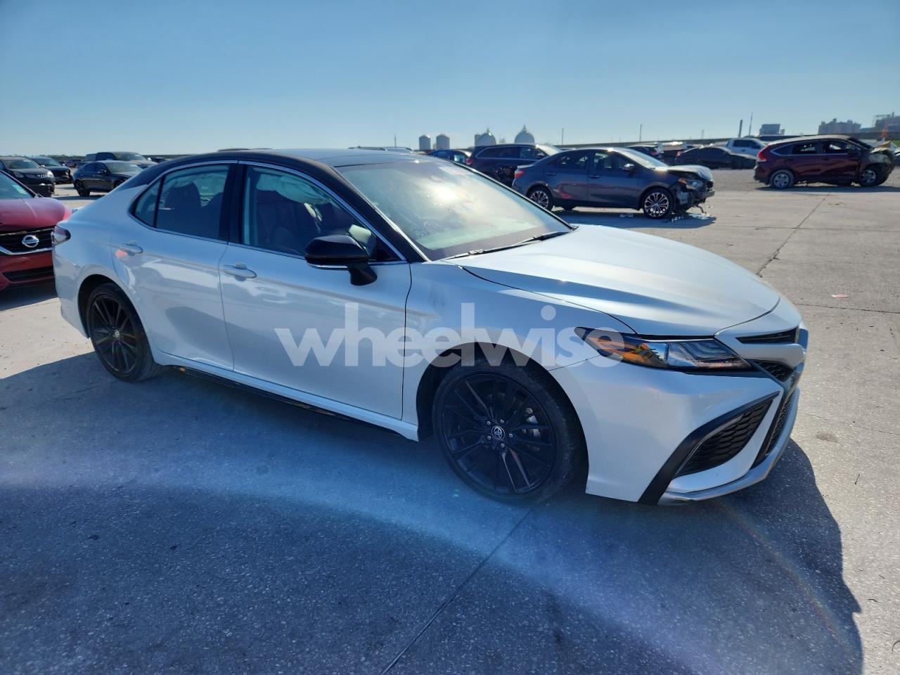 Photo 4 of 2022 TOYOTA CAMRY XSE (VIN 4T1K61AK4NU022611)