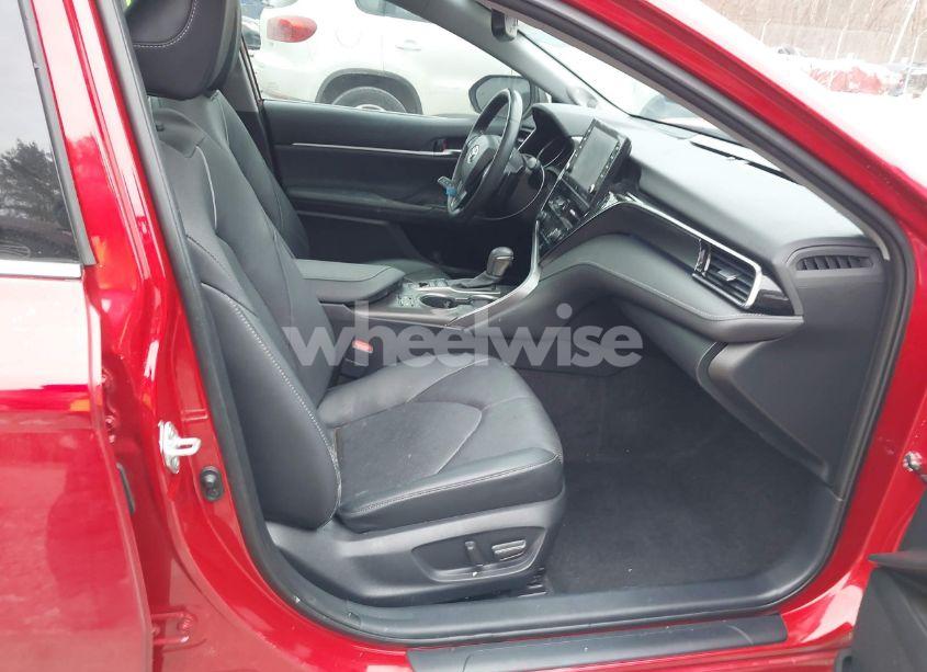 Photo 5 of 2022 Toyota Camry XSE (VIN 4T1K61AK4NU066589)