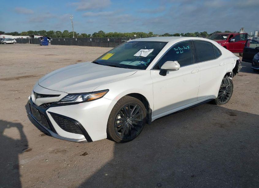 Photo 2 of 2023 Toyota Camry XSE (VIN 4T1K61AK4PU739321)