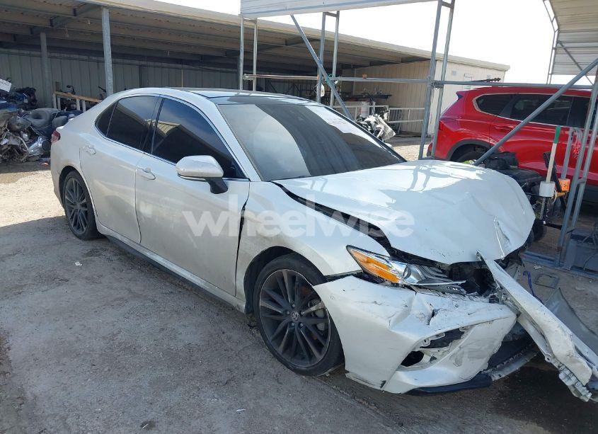 2020 Toyota Camry XSE (VIN 4T1K61AK5LU381981) main photo