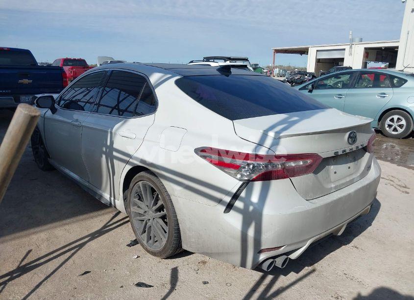 Photo 3 of 2020 Toyota Camry XSE (VIN 4T1K61AK5LU381981)