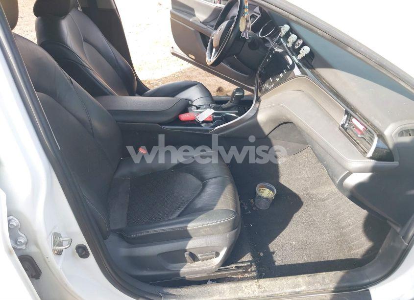 Photo 5 of 2020 Toyota Camry XSE (VIN 4T1K61AK5LU928361)